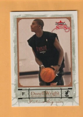 Dorell Wright Miami Heat 2004-05 Fleer Sweet Sigs RC/999 South Kent Conn 3U Foto 1 de 2