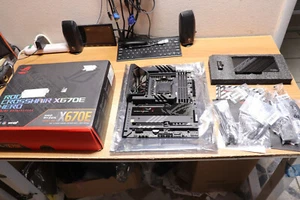 ASUS ROG Crosshair X670E Hero AM5 ATX AMD Motherboard - Afbeelding 1 van 9