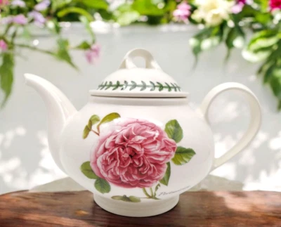 Bule de cerâmica Portmeirion rosas botânicas rosa grande, 46 fl oz - Imagem 1 de 4