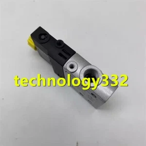 1PC NEW Festo valve Island solenoid valve CPE14-M1CH-3GLS-1/8 550248 #LM - Picture 1 of 2