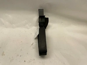 2006 MERCEDEDS CLS500 GAS PEDDLE ACCELERATOR 2113000404 - Picture 1 of 6
