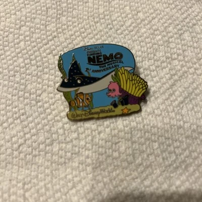 PIN DISNEY WDW ENCONTRANDO NEMO EL PRIMER ANIVERSARIO MUSICAL LE 750 Foto 1 de 3