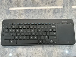 Microsoft All-In-One Media Wireless Keyboard Trackpad Model 1632 1496 mit Dongle - Bild 1 von 7