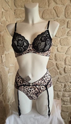 Ensemble de lingerie soutien gorge, slip et porte jarretelles n° L35474 (li) - Bild 1 von 4