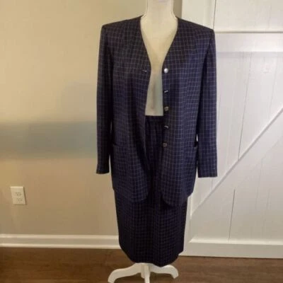 Conjunto de 2 piezas de traje falda impecable Pendleton para dama.  Falda lápiz y abrigo de 5 botones Foto 1 de 4