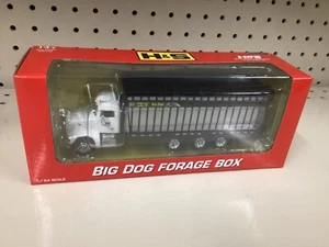 1:64 H&S Big Dog Forage Box w/ Peterbilt 385, SpecCast - Picture 1 of 2