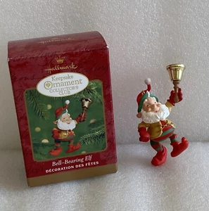 Adorno de recuerdo vintage de Navidad 2000 con sello “Bell-Bearing Elf” - Imagen 1 de 11