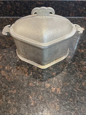 Horno holandés triangular ovalado aluminio martillado Guardian Service vintage con tapa Foto 1 de 4