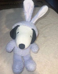 VGUC-15” Peanuts Snoopy Plush The Easter Bunny Hallmark Exclusive - Picture 1 of 1