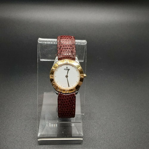 Orologio FENDI Donna 2000L Bianco Quadrante Modella Oro Lunetta Oro Svizzero