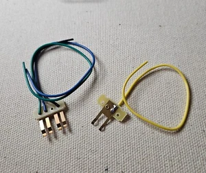 LIONEL E UNIT FINGERS 100-45 & 100-46 WITH WIRES  POSTWAR, PREWAR, SOME MPC NEW - Picture 1 of 1