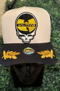 Parche Shaolin WU TANG CLAN SOMBRERO NEGRO/CREMA 5 PANELES CORONA ALTA CAMIONERO SNAPBACK - Imagen 1 de 8