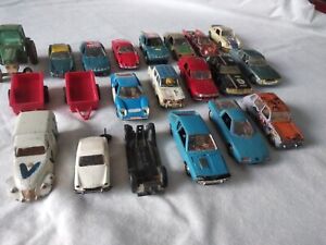 Lot de 20 voitures 1/43 Norev, plastique, la plupart état moyen, années 65 à 75