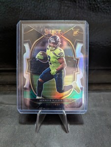 Kenneth Walker 2022 Select Concourse Green & Black Die Cut Prizm ROOKIE