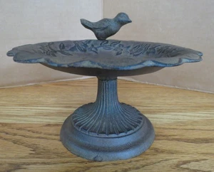Vintage Gusseisen Metall Vogelfutterhaus Badewanne Tischplatte rustikal 7,5 "mal 4" verziert - Bild 1 von 15