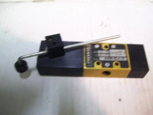 NUOVO PNEUMAX A228.32.4.13 3/2 ADJ RULLO BRACCIO LIMITATORE INTERRUTTORE P2382A - Foto 1 di 6
