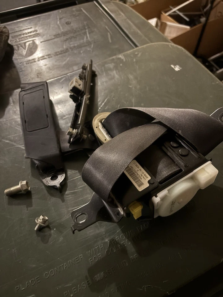 Honda Civic 2006-2008 sedán delantero derecho pasajero cinturón retractor Foto 1 de 1