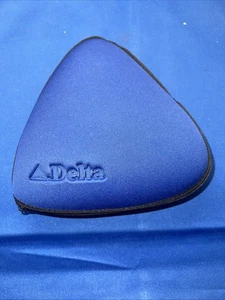 Delta Airlines Amenity Kulturbeutel-Set dreieckiger Koffer mit Markenlosen Artikeln - Bild 1 von 2