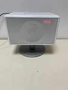 Sistema de sonido Geneva Model S con soporte de mesa en blanco - Imagen 1 de 10