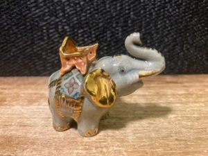 Pequeña linda estatuilla de elefante dorada destacados aprox 2" - Imagen 1 de 6