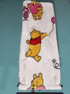 DISNEY WINNIE THE POOH LANCIO PRESCOLARE NUOVO CON ETICHETTE 40IN X 50IN 100% POLIESTERE CINA - Foto 1 di 4