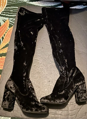 Botas Carlos Rumer Hawa Negro Terciopelo Sobre la Rodilla Talla 9.5 Tacón Bloque Retro Sexy Foto 1 de 4