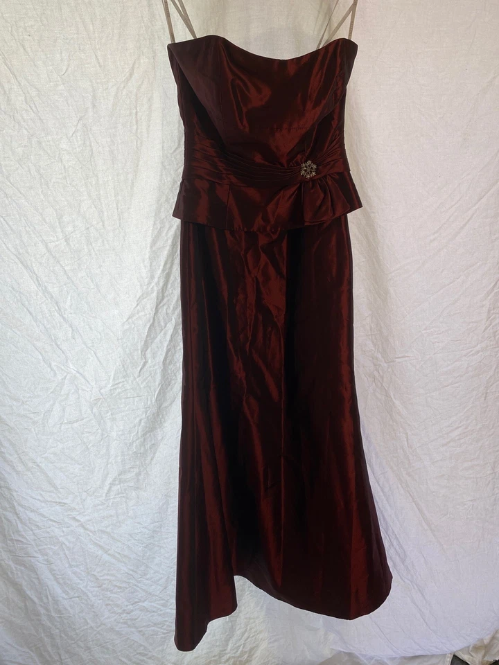 Vestido Belsoie Formal Sin Tirantes Hasta el Suelo Granate Talla 10 Foto 1 de 4