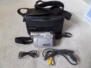 HITACHI DZ-HS300E HYBRID 8GB HDD DVD-RAM SD CARD CAMCORDER STILL PHOTO USB TO PC - Picture 1 of 11