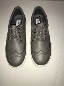 Steve Madden gray shoes size 1 kids. - Picture 1 of 8