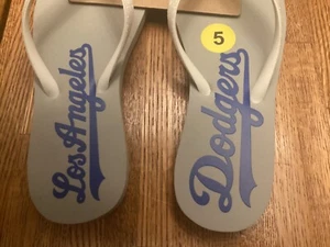 NWT's Women's REEF Stargazer X MLB Los Angeles Dodgers Flip Flops Sandals Size 5 - Picture 1 of 3