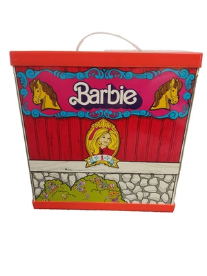 Mattel BARBIE Pferde Stall Koffer Reit-Set West Germany 30cm x 32cm x 11cm 1976 - Bild 1 von 4