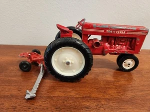 VINTAGE TRU-SCALE FARM TRACTOR RED DIE CAST METAL MADE IN USA With Plow - Picture 1 of 6