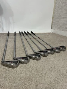 SET FERRI DA STIRO UOMO WILSON STAFF DI7 4-5-6-8-9-P-W ferri UNIFLEX ASTE destrorsi - Foto 1 di 13