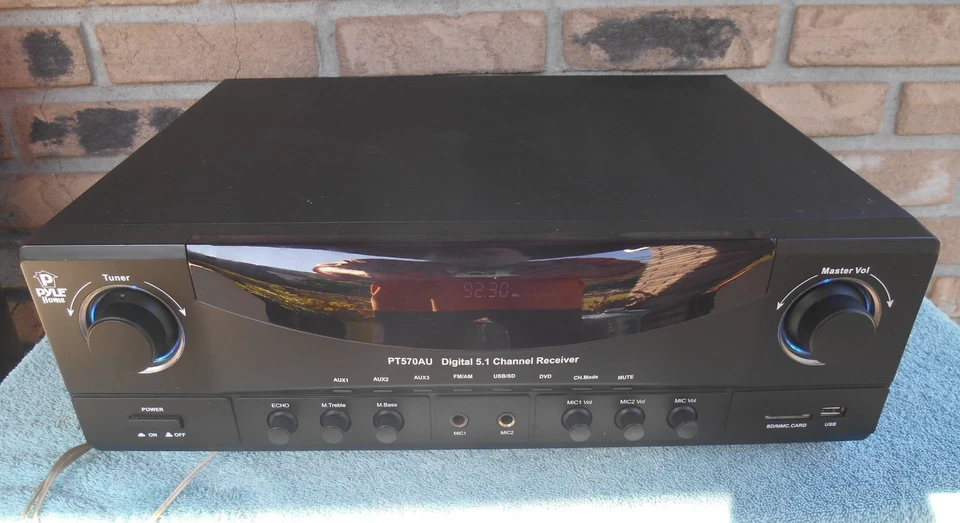 Pyle PRO PT570AU 5.1 Channel 350 Watt STEREO Receiver. NO REMOTE. - Image 1 of 4