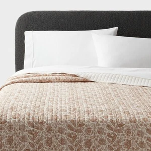 Threshold Cotton Voile Quilt Tonal Floral Midweight OEKO-TEX, Ivory/Camel, King - Picture 1 of 2