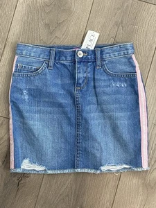 New Children’s Place Girls Skirt 6/7 Distressed Denim Pink Side Stripe Raw Hem - Picture 1 of 10