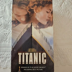 Titanic 1997 Movie VHS 2 Cassette Box Set Leonardo Dicaprio Kate Winslet 194 Min - Picture 1 of 7