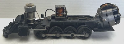 LIONEL 736 BERKSHIRE STEAM LOCOMOTIVE 8-WHEEL CHASSIS/MOTOR/E-UNIT/SMOKE - WORKS - Image 1 of 4