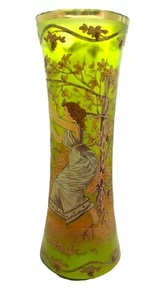 Favoloso vaso smaltato Art Nouveau vetro verde donna in giardino 14" antico - Foto 1 di 5