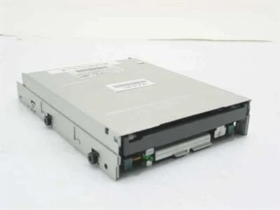 Compaq 176137-F30 1.44MB 3.5" Internal Floppy Drive -Samsung SFD-321B/LCPN7 - Image 1 of 3