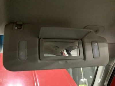 Parasol derecho pasajero iluminado para 07-14 ESCALADE 325046 Foto 1 de 4