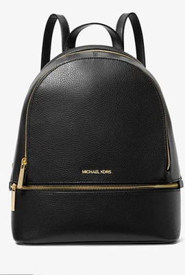 Mochila Michael Kors Rhea mediana de cuero granulado negra dorada herrajes con bolsa antipolvo Foto 1 de 4