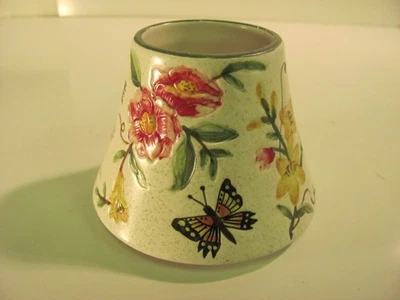 Yankee Candle Butterfly and Flower Ceramic Shade Topper - Image 1 of 4