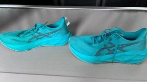 Asics Novablast 5 - Herren Laufschuh Gr. 45- US 11 - Bild 1 von 3