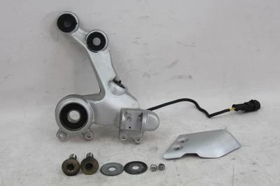 Soporte de montaje e interruptor lateral derecho Ducati Monster S4R 996 '04 DAÑOS Foto 1 de 4