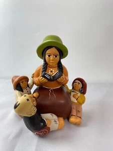 Cerámica de arte popular escultura narradora peruana hecha a mano - Imagen 1 de 9