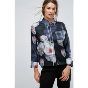 NUEVA TED BAKER Lanei Chelsea Piping Camisa Negra Floral Talla 2 Manga Larga  - Imagen 1 de 14