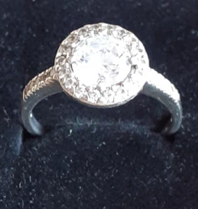 Stunning Ring 925 Sterling Silver/ Clear CZ Stones/ Wt 3.14g/ UK size P1/2 - Picture 1 of 8