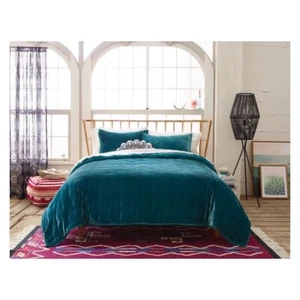 Opalhouse teal viscose velvet & satin tufted quilt & pillow shams Queen/Full - Picture 1 of 9