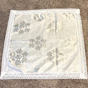 Square Table Cloth with Crocheted Border Floral Design Vintage - Picture 1 of 4